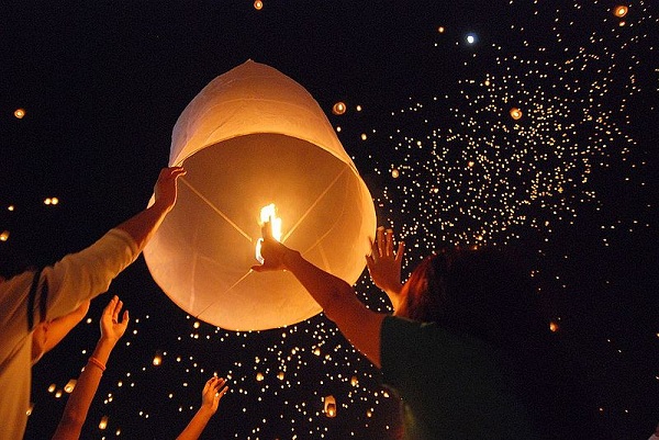 Loy Krathong Festival  i Thailand